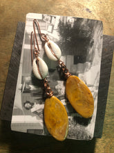 Load image into Gallery viewer, Honey Amber Color Large Bead with Cowrie Earrings