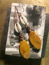 Load image into Gallery viewer, Honey Amber Color Large Bead with Cowrie Earrings