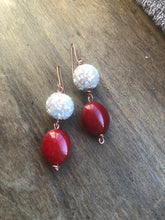 Load image into Gallery viewer, Red and Pearl Pink Beaded Earring on Copper