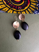 Load image into Gallery viewer, Hammered Brass with Black Bead